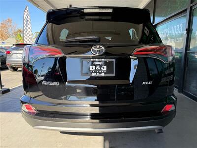 2017 Toyota RAV4 XLE   - Photo 14 - Orange, CA 92868
