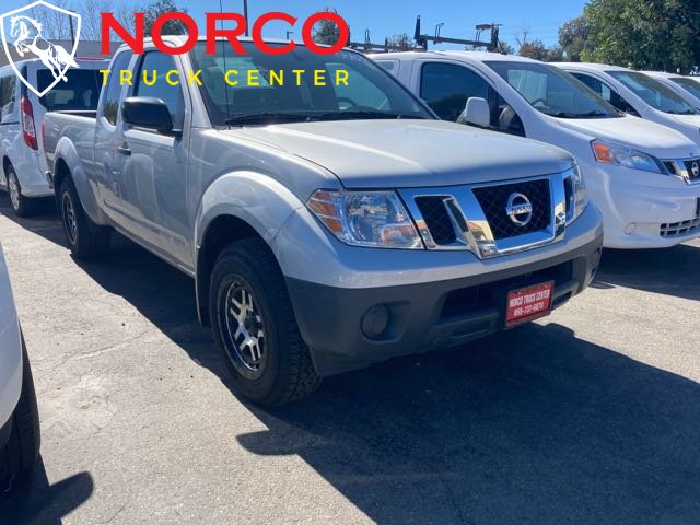 The 2019 Nissan Frontier S photos