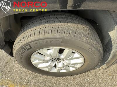 2022 Nissan Frontier SV Crew Cab Short Bed   - Photo 10 - Norco, CA 92860