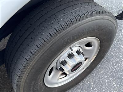 2023 GMC Savana LS 3500 15 Passenger - Photo 9 - Norco, CA 92860