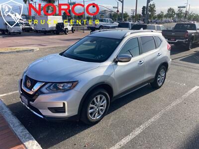 2019 Nissan Rogue SV   - Photo 2 - Norco, CA 92860