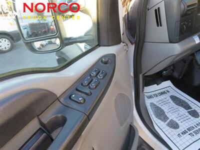2006 Ford F550 XLT  Crew Cab 10' Stake Bed w/ Lift Gate Diesel - Photo 17 - Norco, CA 92860
