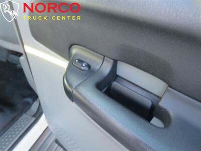 2006 Ford F550 XLT  Crew Cab 10' Stake Bed w/ Lift Gate Diesel - Photo 12 - Norco, CA 92860
