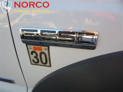 2006 Ford F550 XLT Crew Cab 10' Stake Bed w/ Lift Gate Diesel - Photo 6 - Norco, CA 92860
