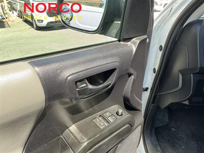2020 Toyota Tacoma SR Extended Cab Short Bed w/ Camper Shell   - Photo 17 - Norco, CA 92860