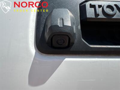 2020 Toyota Tacoma SR Extended Cab Short Bed w/ Camper Shell - Photo 11 - Norco, CA 92860