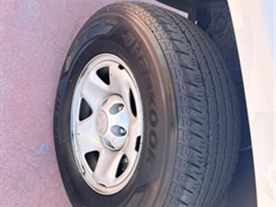 2018 Toyota Tacoma SR Extended Cab Short Bed w/ Camper Shell - Photo 13 - Norco, CA 92860