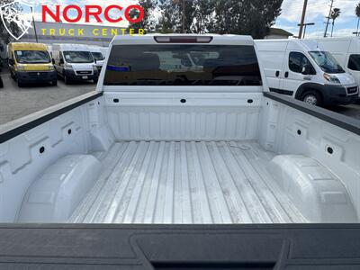 2022 Chevrolet Silverado 2500HD Custom Crew Cab Short Bed 4x4 - Photo 9 - Norco, CA 92860