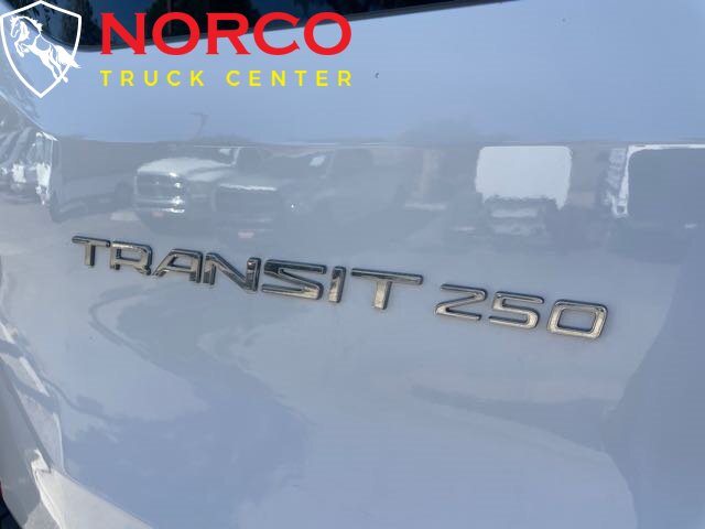 2021 Ford TRANSIT T250 AWD photo