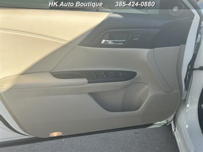 2015 Honda Accord Touring V6   - Photo 10 - West Bountiful, UT 84087-1313