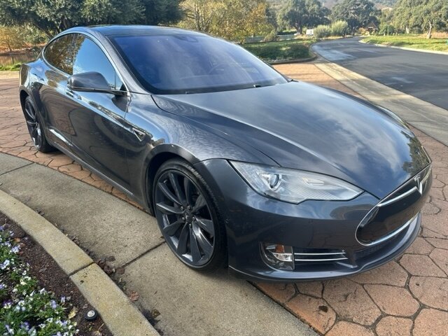 The 2016 Tesla Model S 70 photos