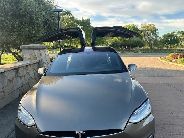 2016 Tesla Model X 90D photo