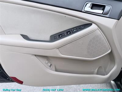 2015 Kia Optima Hybrid LX   - Photo 22 - Reseda, CA 91335