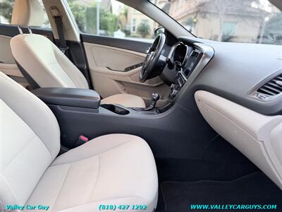 2015 Kia Optima Hybrid LX   - Photo 13 - Reseda, CA 91335