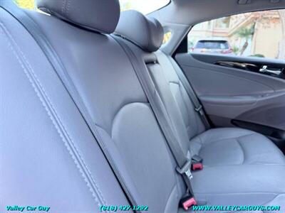 2011 Hyundai SONATA Limited   - Photo 23 - Reseda, CA 91335