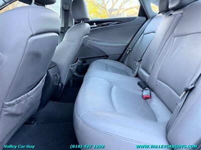 2011 Hyundai SONATA Limited   - Photo 21 - Reseda, CA 91335