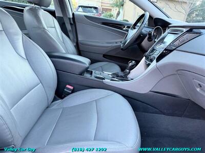 2011 Hyundai SONATA Limited   - Photo 12 - Reseda, CA 91335