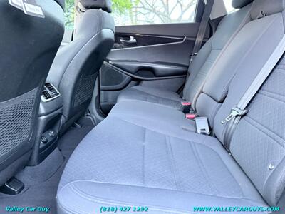 2018 Kia Sorento LX   - Photo 19 - Reseda, CA 91335