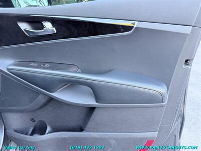 2018 Kia Sorento LX   - Photo 30 - Reseda, CA 91335