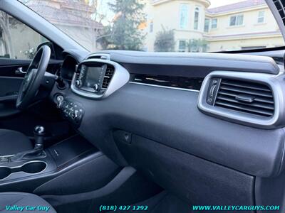 2018 Kia Sorento LX   - Photo 9 - Reseda, CA 91335