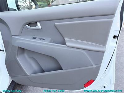 2016 Kia Sportage EX   - Photo 25 - Reseda, CA 91335