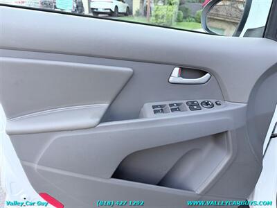 2016 Kia Sportage EX   - Photo 26 - Reseda, CA 91335