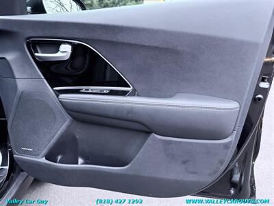 2022 Kia Niro EV EX   - Photo 27 - Reseda, CA 91335