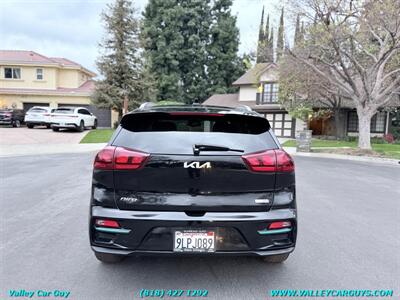 2022 Kia Niro EV EX   - Photo 5 - Reseda, CA 91335