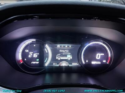 2022 Kia Niro EV EX   - Photo 15 - Reseda, CA 91335
