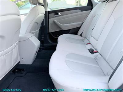 2015 Hyundai SONATA SE   - Photo 17 - Reseda, CA 91335