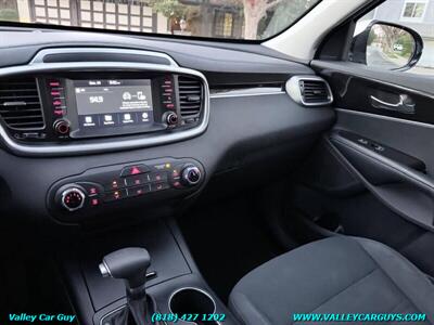 2019 Kia Sorento L   - Photo 19 - Reseda, CA 91335