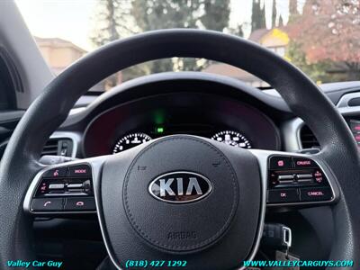 2019 Kia Sorento L   - Photo 17 - Reseda, CA 91335