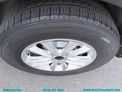 2019 Kia Sorento L   - Photo 33 - Reseda, CA 91335