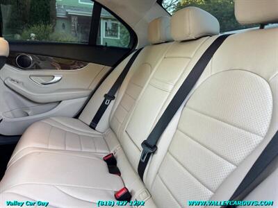 2015 Mercedes-Benz C 300 4MATIC   - Photo 18 - Reseda, CA 91335