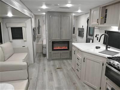 2025 Forest River Catalina 243RBS   - Photo 2 - South San Francisco, CA 94080