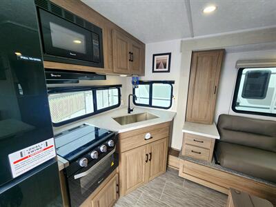 2025 Forest River Freedom Express 247SE   - Photo 3 - South San Francisco, CA 94080