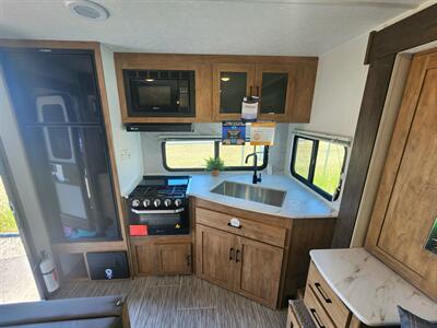 2025 Forest River Freedom Express 246RKS   - Photo 5 - South San Francisco, CA 94080