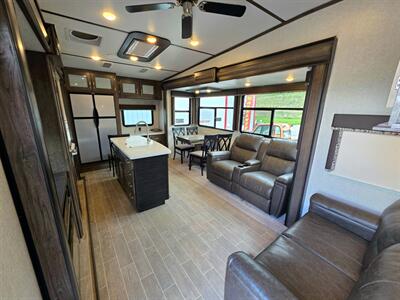 2019 Keystone Montana 320MK   - Photo 3 - South San Francisco, CA 94080