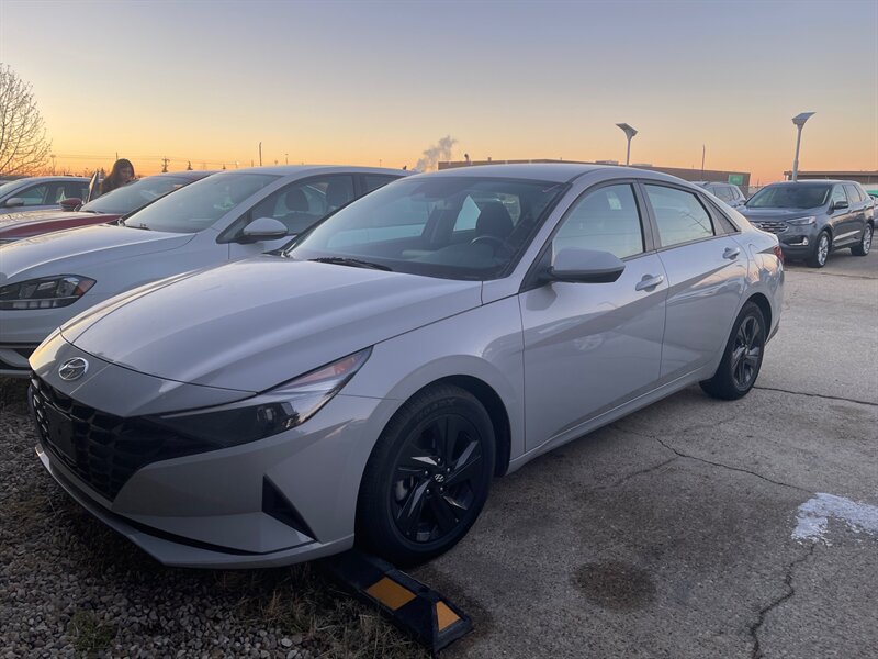 2021 Hyundai ELANTRA Preferred  