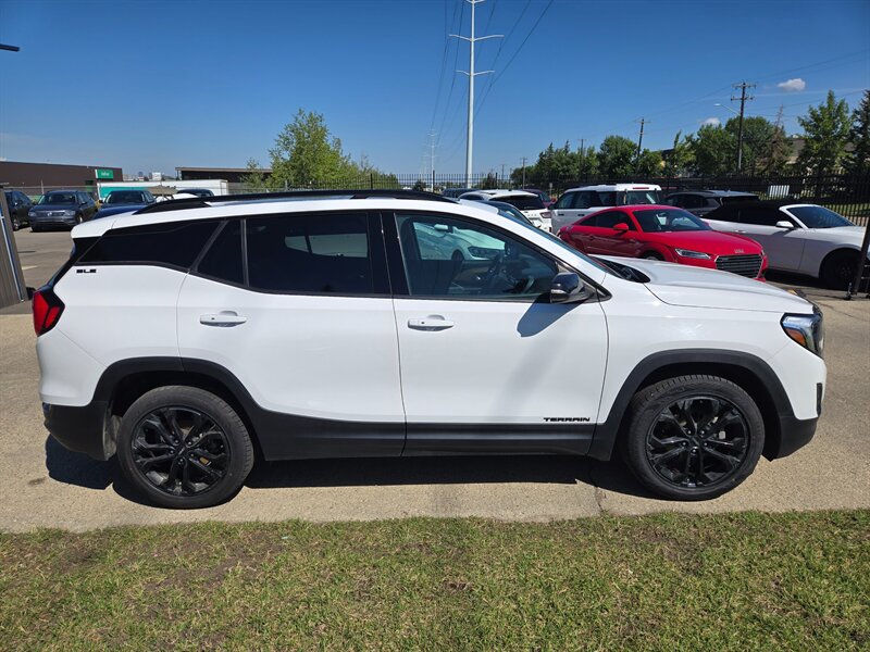 2021 GMC Terrain SLE - Photo 2 - Edmonton, AB T6E 6B3
