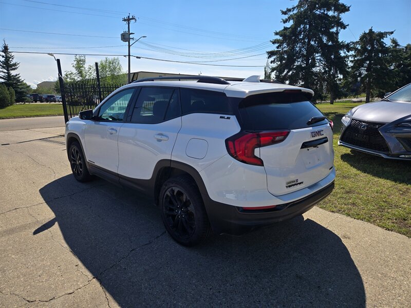 2021 GMC Terrain SLE - Photo 5 - Edmonton, AB T6E 6B3