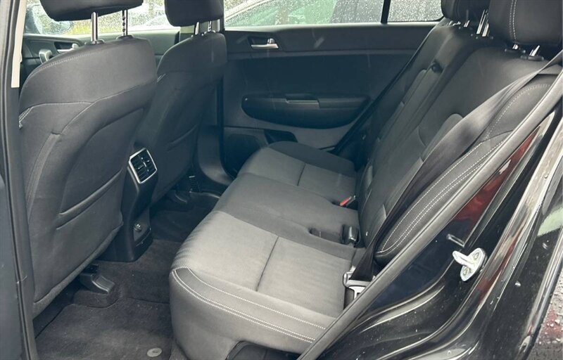 2020 Kia Sportage LX - Photo 10 - Edmonton, AB T6E 6B3