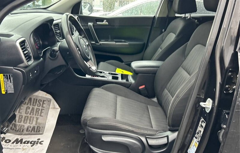2020 Kia Sportage LX - Photo 9 - Edmonton, AB T6E 6B3