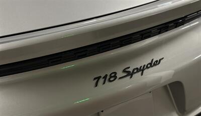 2022 Porsche 718 Boxster Spyder  6-Speed Manual Transmission and Carbon Fiber Bucket Seats - Photo 3 - Tarzana, CA 91356