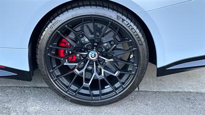 2023 BMW M4 CSL with Full Carbon Racing Seats   - Photo 27 - Tarzana, CA 91356