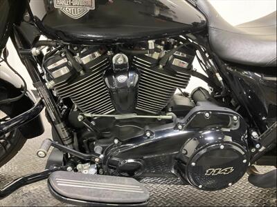 2022 Harley-Davidson FLHRXS ROAD KING SPECIAL   - Photo 11 - San Diego, CA 92121