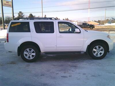 2008 Nissan Pathfinder S   - Photo 5 - Escanaba, MI 49829