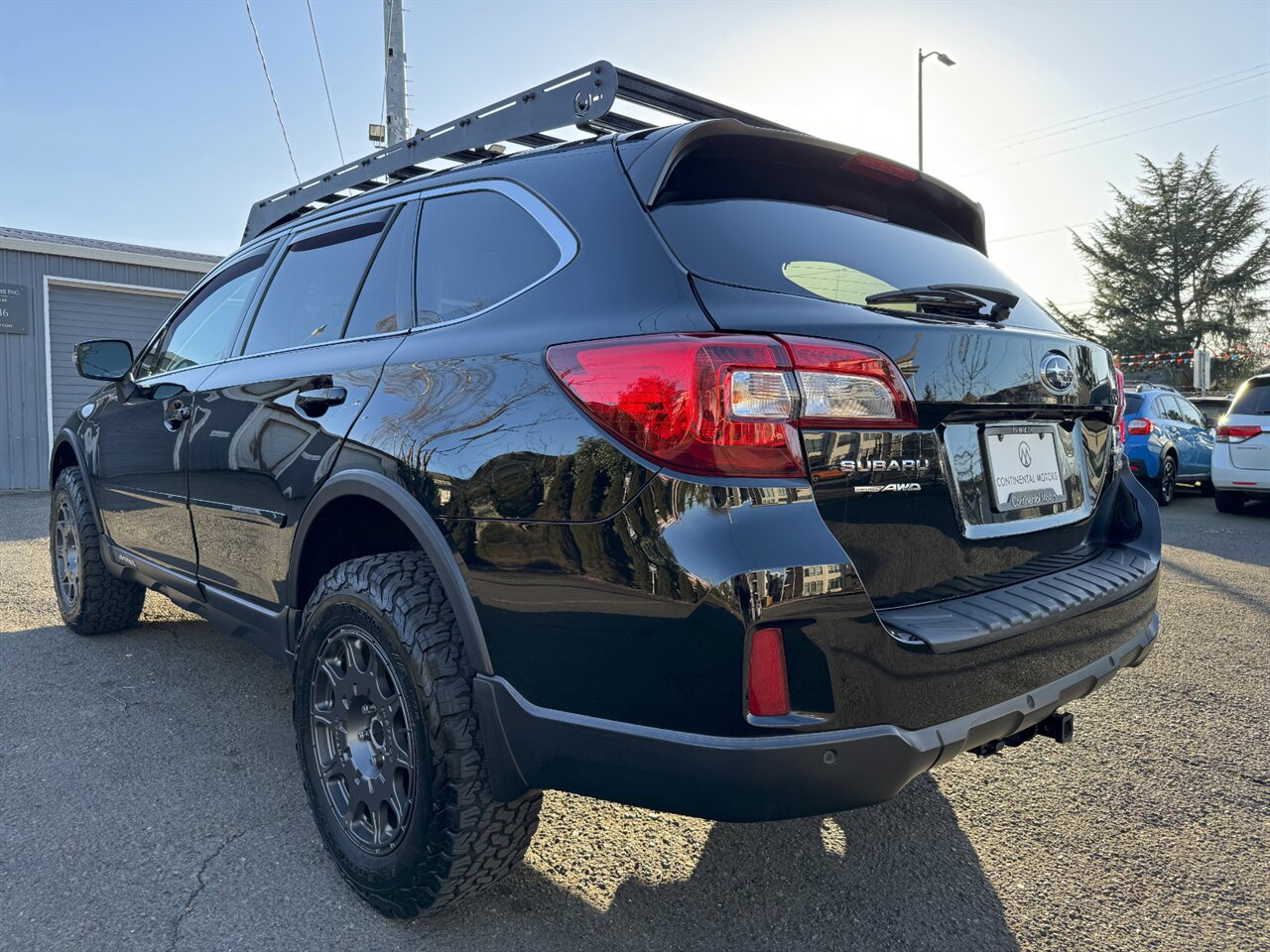 2017 Subaru Outback 3.6R Limited LIFTED   - Photo 9 - Portland, OR 97211