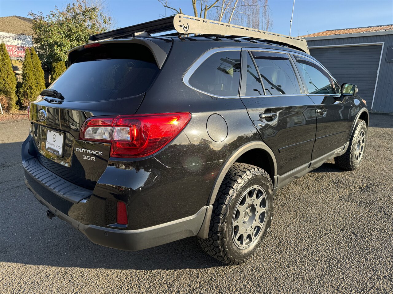 2017 Subaru Outback 3.6R Limited LIFTED   - Photo 7 - Portland, OR 97211