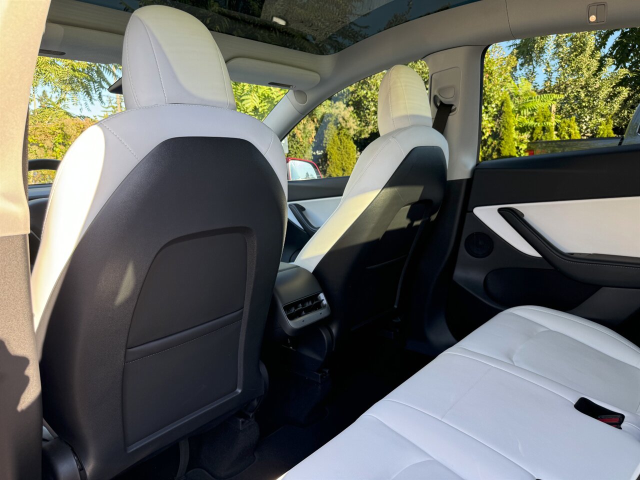 2021 Tesla Model Y Long Range   - Photo 13 - Portland, OR 97211